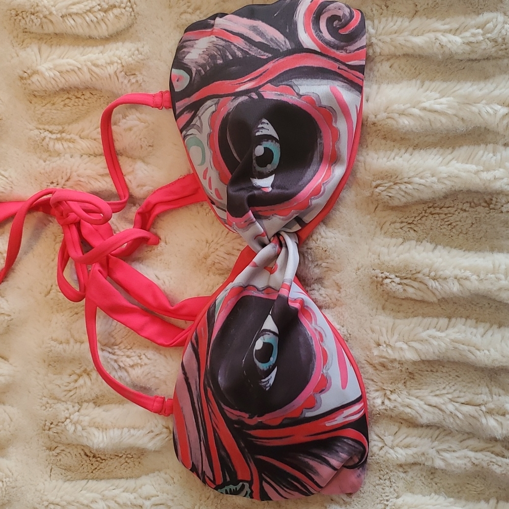 Iron Fist bikini - Picture 4 of 8